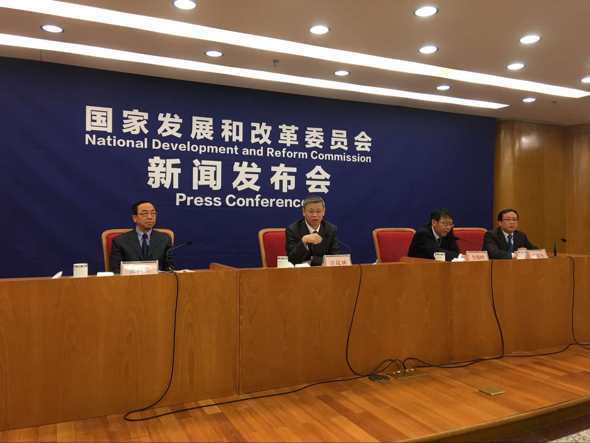 发改委:中美贸易摩擦背景下就业信心来自三方面缩略图 发改委:中美贸易摩擦背景下就业信心来自三方面缩略图
